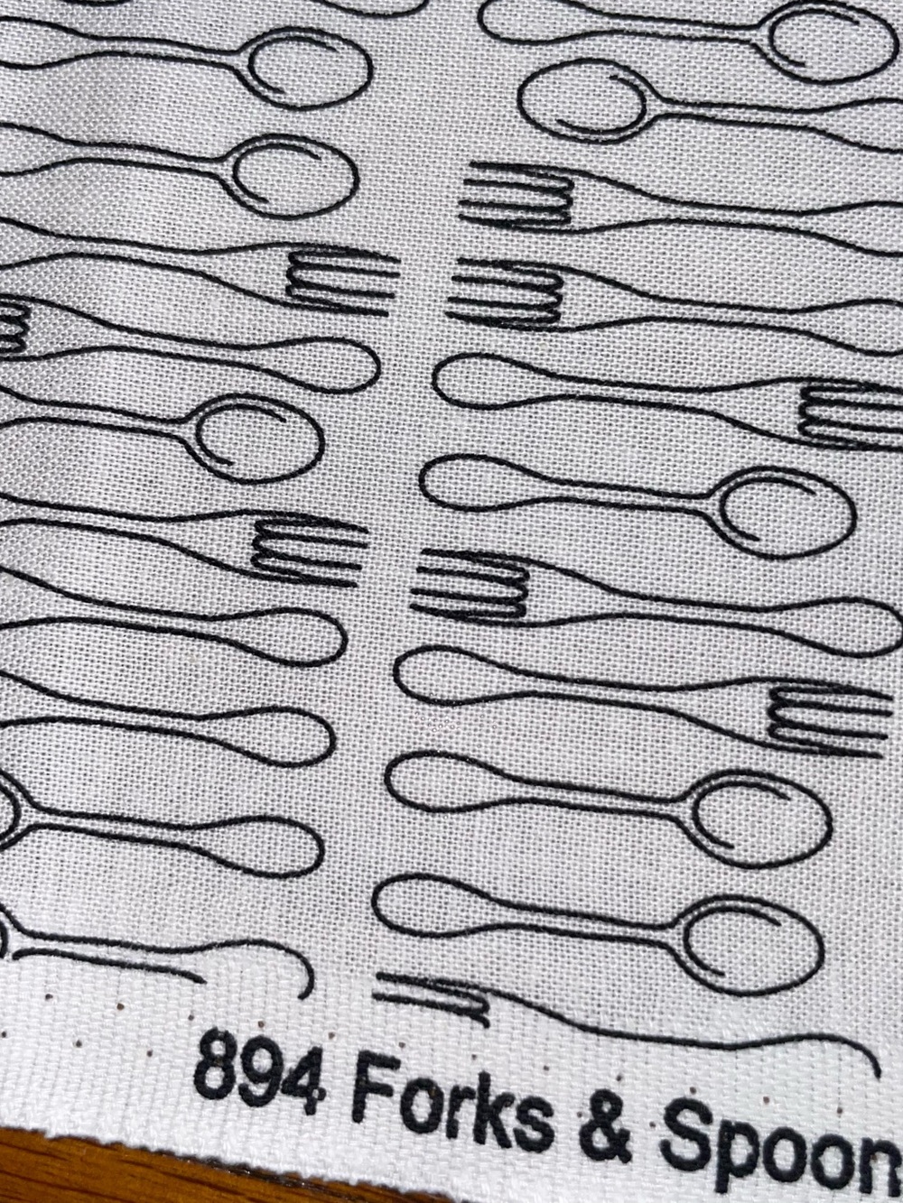 7 CottonFat Quarters Fabric Bundle Forks & Spoons/Teapots B & W Quilting Crafts - Picture 12 of 12